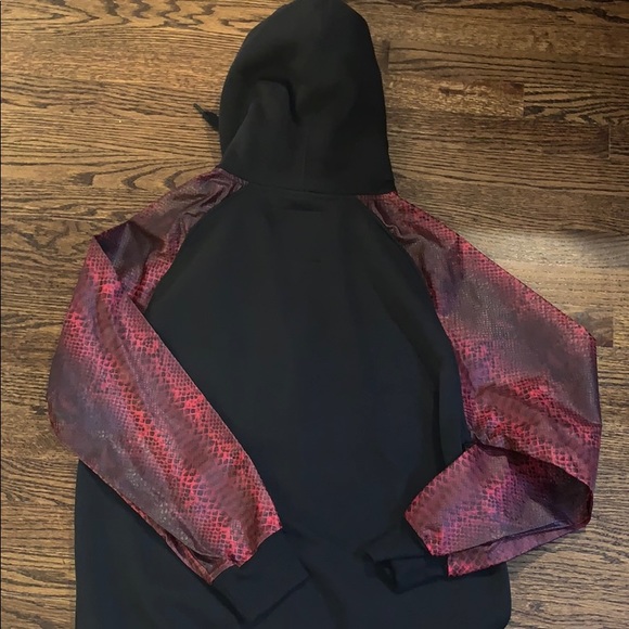 Men’s Faux Snake Hoodie - Picture 4 of 4